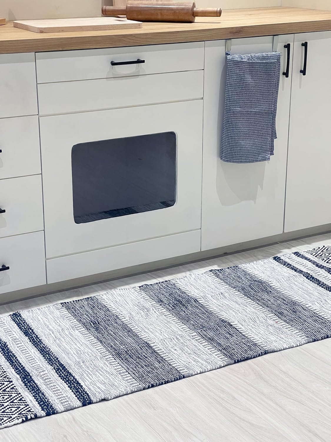 Farmhouse Rug 24''x36'' Black-White | Recycled Cotton Hand Woven Rug, Long Boho Rug | Perfect for Hallways, Kitchens, Bathroom, bedrooms, Meditation Yoga Mat | Machine Wash