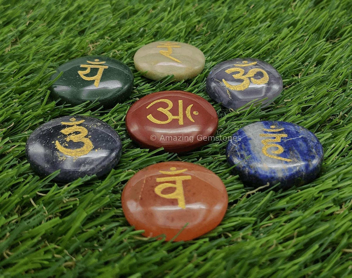 7 Chakra Disc Set Reiki Healing Crystal with Engraved Chakra OM Symbols Holistic Balancing Polished Palm Stones Set with Velvet Pouch