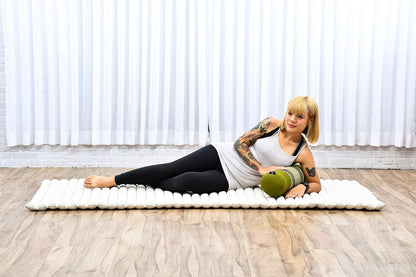 Small Yoga Bolster – Shape-Retaining Cervical Neck Roll, Tube Pillow for Comfortable Reading, Kapok Filling, 22 x 6 x 6 inches