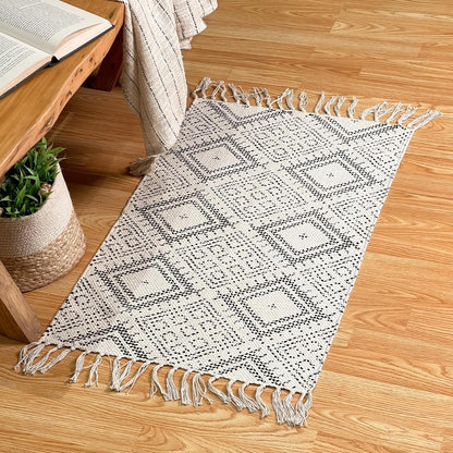 Farmhouse Rug 24''x36'' Black-White | Recycled Cotton Hand Woven Rug, Long Boho Rug | Perfect for Hallways, Kitchens, Bathroom, bedrooms, Meditation Yoga Mat | Machine Wash
