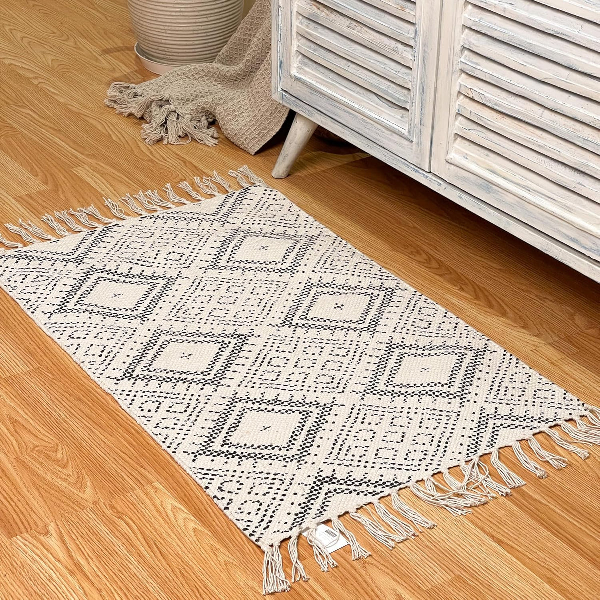 Farmhouse Rug 24''x36'' Black-White | Recycled Cotton Hand Woven Rug, Long Boho Rug | Perfect for Hallways, Kitchens, Bathroom, bedrooms, Meditation Yoga Mat | Machine Wash