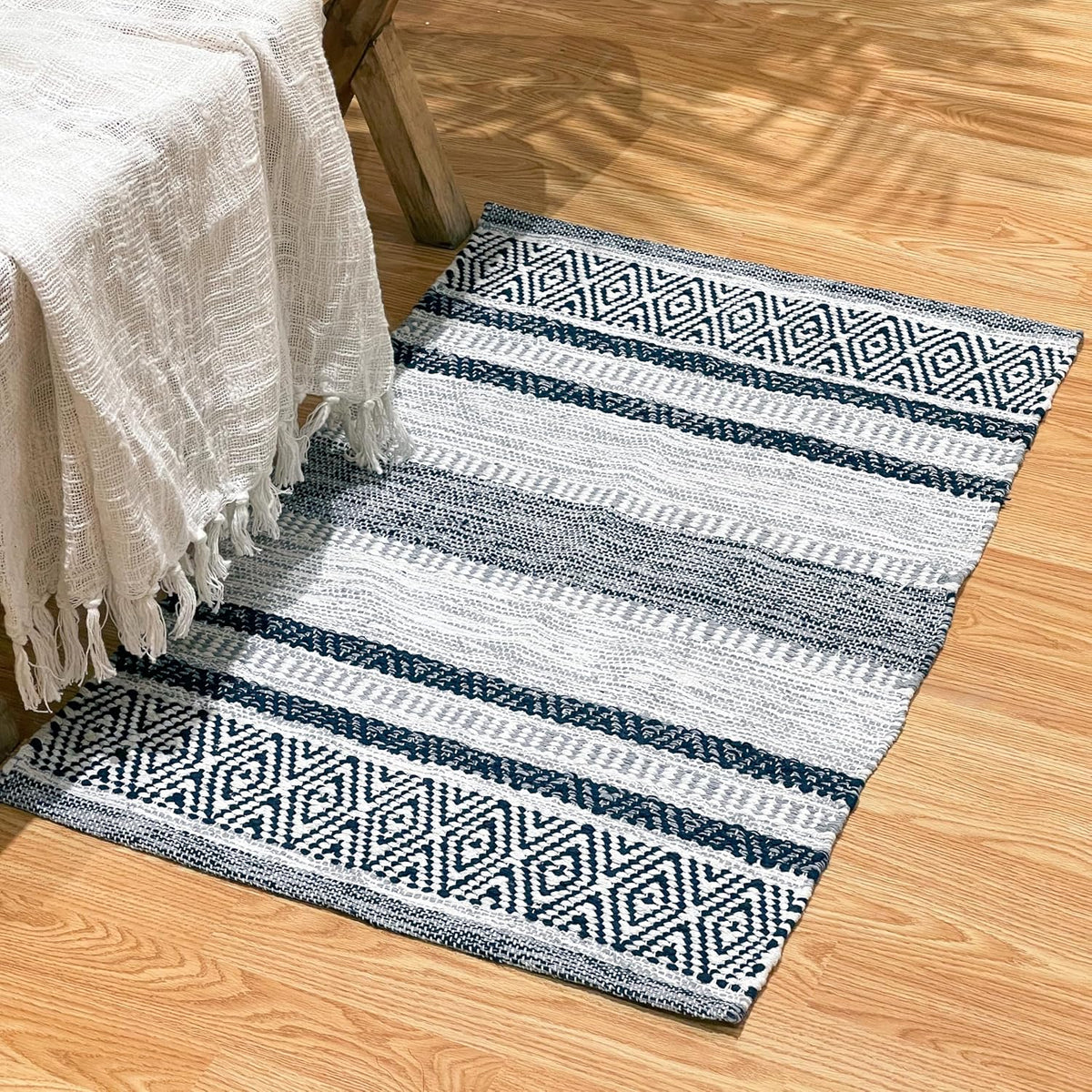 Farmhouse Rug 24''x36'' Black-White | Recycled Cotton Hand Woven Rug, Long Boho Rug | Perfect for Hallways, Kitchens, Bathroom, bedrooms, Meditation Yoga Mat | Machine Wash