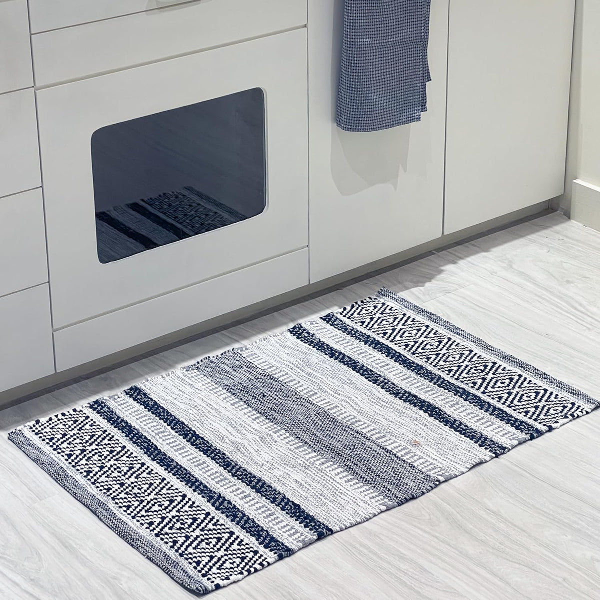 Farmhouse Rug 24''x36'' Black-White | Recycled Cotton Hand Woven Rug, Long Boho Rug | Perfect for Hallways, Kitchens, Bathroom, bedrooms, Meditation Yoga Mat | Machine Wash