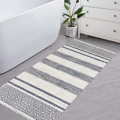 Farmhouse Rug 24''x36'' Black-White | Recycled Cotton Hand Woven Rug, Long Boho Rug | Perfect for Hallways, Kitchens, Bathroom, bedrooms, Meditation Yoga Mat | Machine Wash