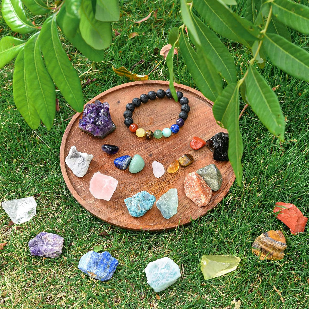 17Pcs Crystals and Healing Stones, 14Pcs Real Raw Chakra Stones Set, Selenite Charging Plate, Amethyst Necklace, Rose Quartz, Mothers Day Gifts, Gift Box, Guide for Beginners, Collection, Meditation, Yoga