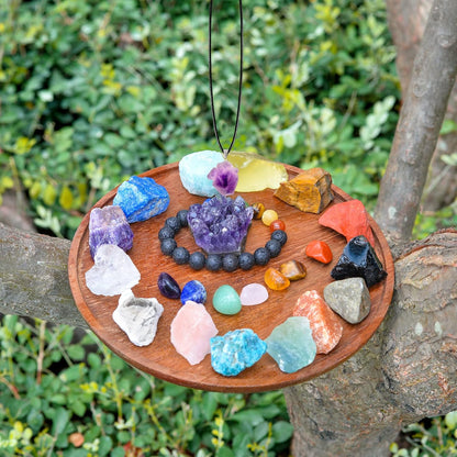 17Pcs Crystals and Healing Stones, 14Pcs Real Raw Chakra Stones Set, Selenite Charging Plate, Amethyst Necklace, Rose Quartz, Mothers Day Gifts, Gift Box, Guide for Beginners, Collection, Meditation, Yoga