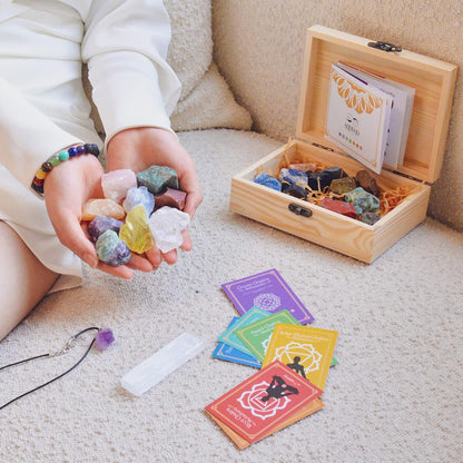 17Pcs Crystals and Healing Stones, 14Pcs Real Raw Chakra Stones Set, Selenite Charging Plate, Amethyst Necklace, Rose Quartz, Mothers Day Gifts, Gift Box, Guide for Beginners, Collection, Meditation, Yoga
