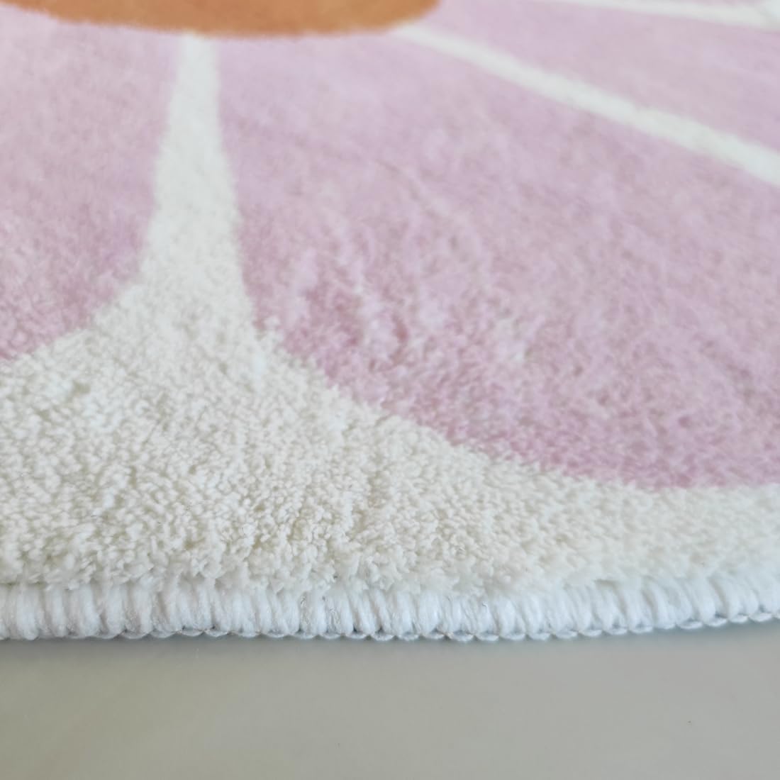 White Flower Shaped Rug, Cute Round Indoor Rug, 39.4" Diameter, High Pile Faux Wool, Non-Slip Backing