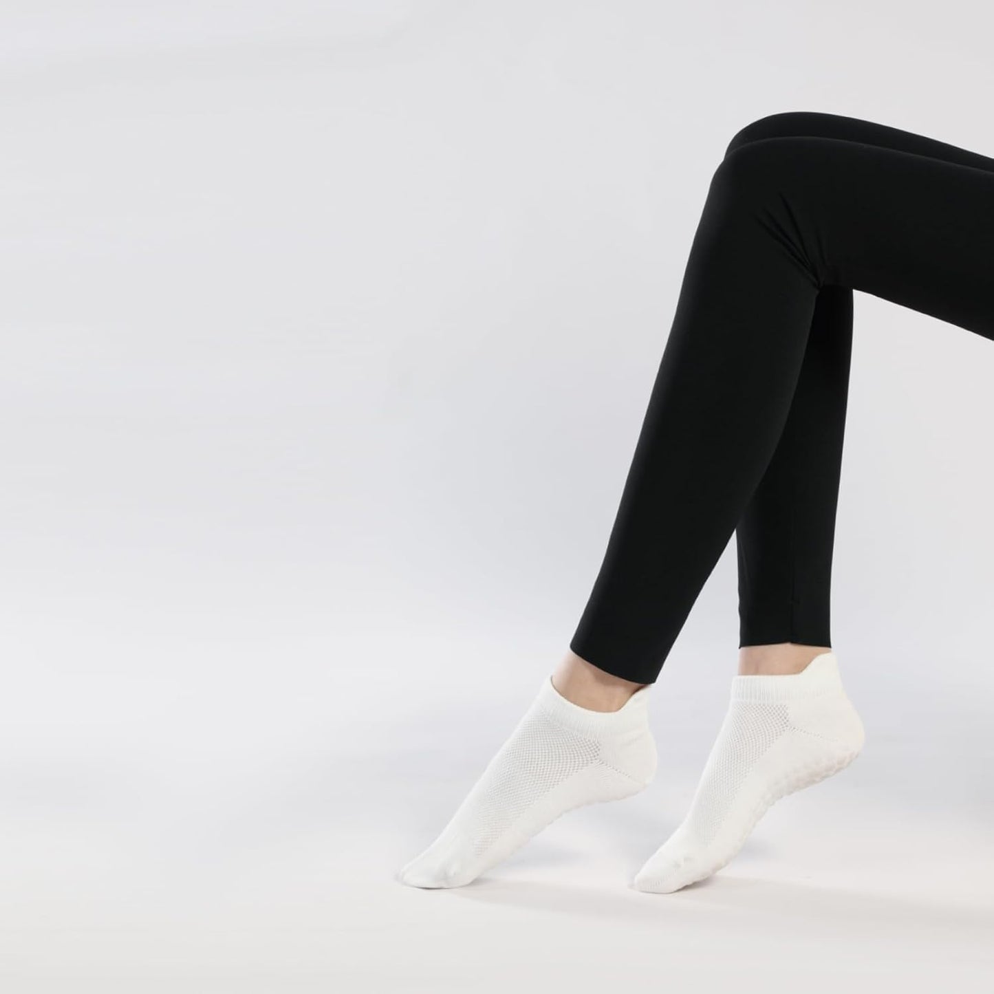 loudashuaiqi Grip Pilates Socks Non Slip Athletic Yoga Socks with Grips for Women Grippy socks for Hospital Workout Barre