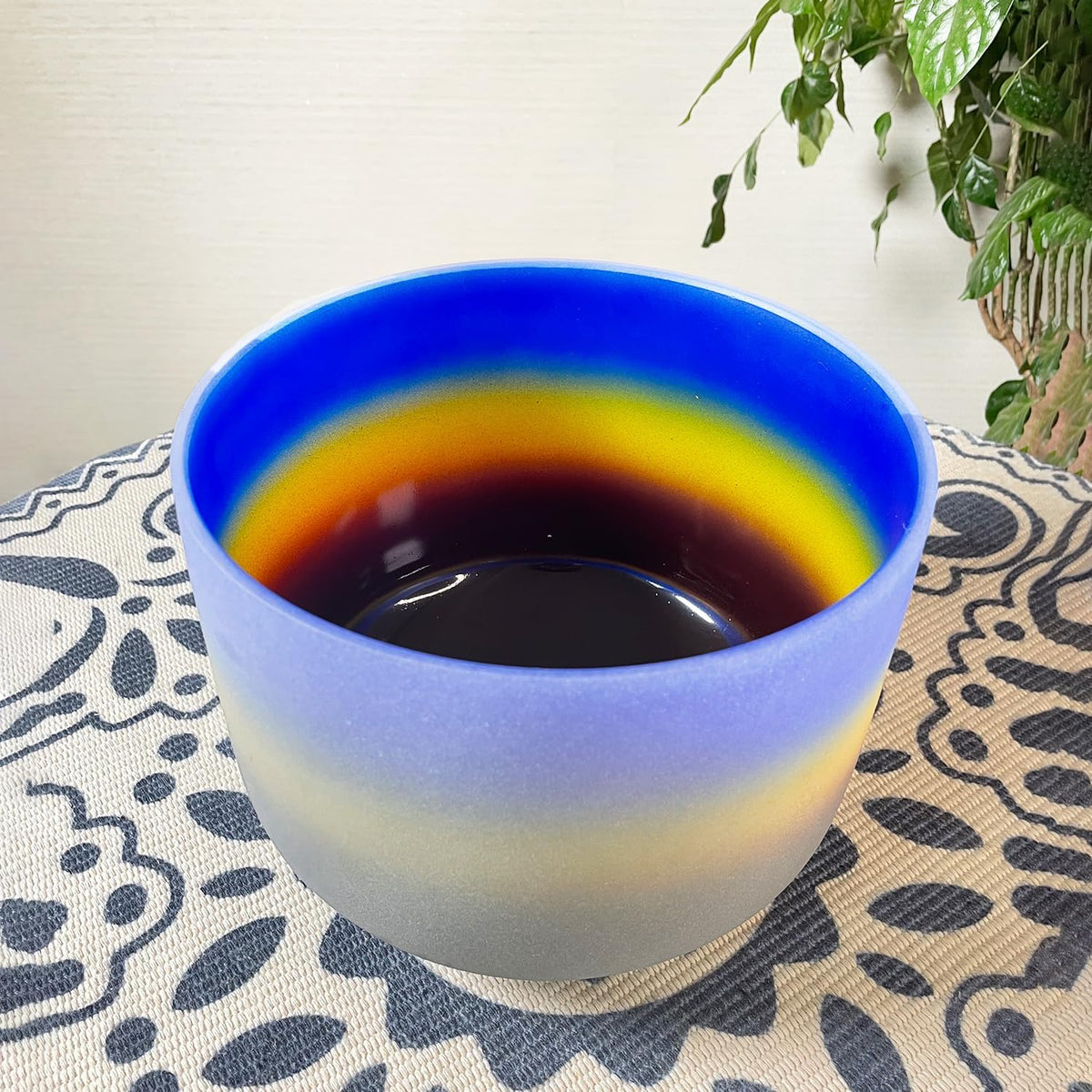 8 Inch A Note Third Eye Chakra Rianbow Color Frosted Quartz Crystal Singing Bowl with Carrying Case for Yoga Sound Musical Instrument