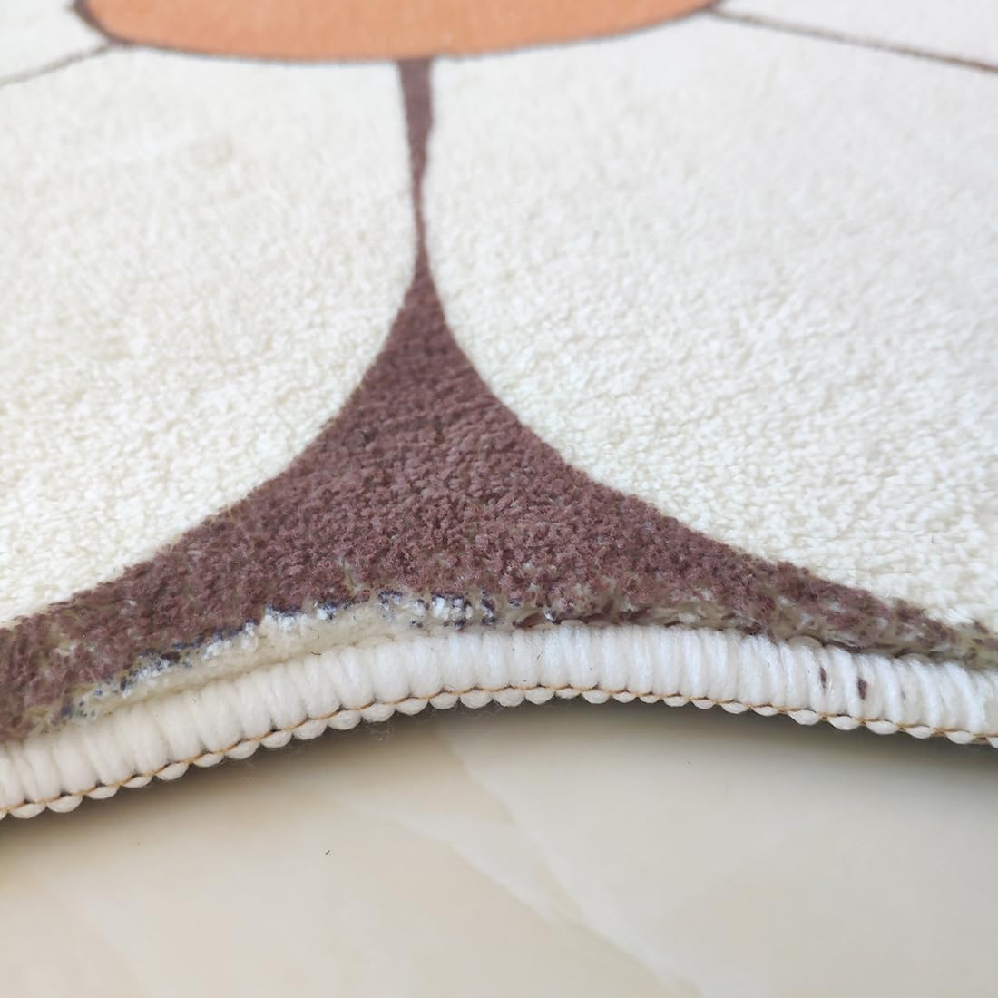 White Flower Shaped Rug, Cute Round Indoor Rug, 39.4" Diameter, High Pile Faux Wool, Non-Slip Backing
