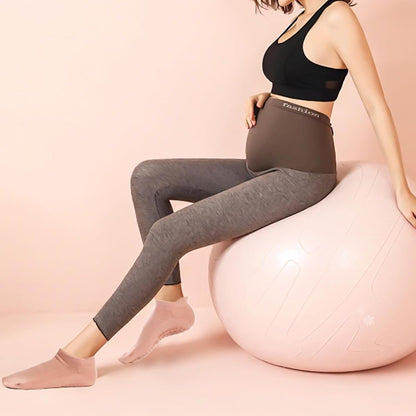 loudashuaiqi Grip Pilates Socks Non Slip Athletic Yoga Socks with Grips for Women Grippy socks for Hospital Workout Barre