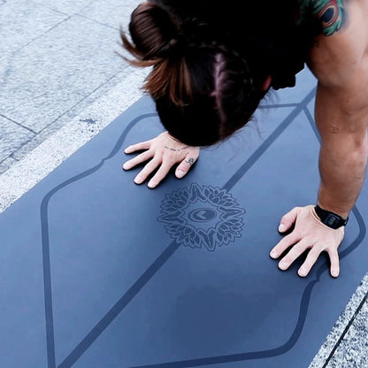 Liforme Special Yoga Mat – Free Yoga Bag Included - Patented Alignment System, Warrior-like Grip, Non-slip, Eco-friendly, Sweat-Resistant, Long, Wide, 4.2mm thick mat for comfort