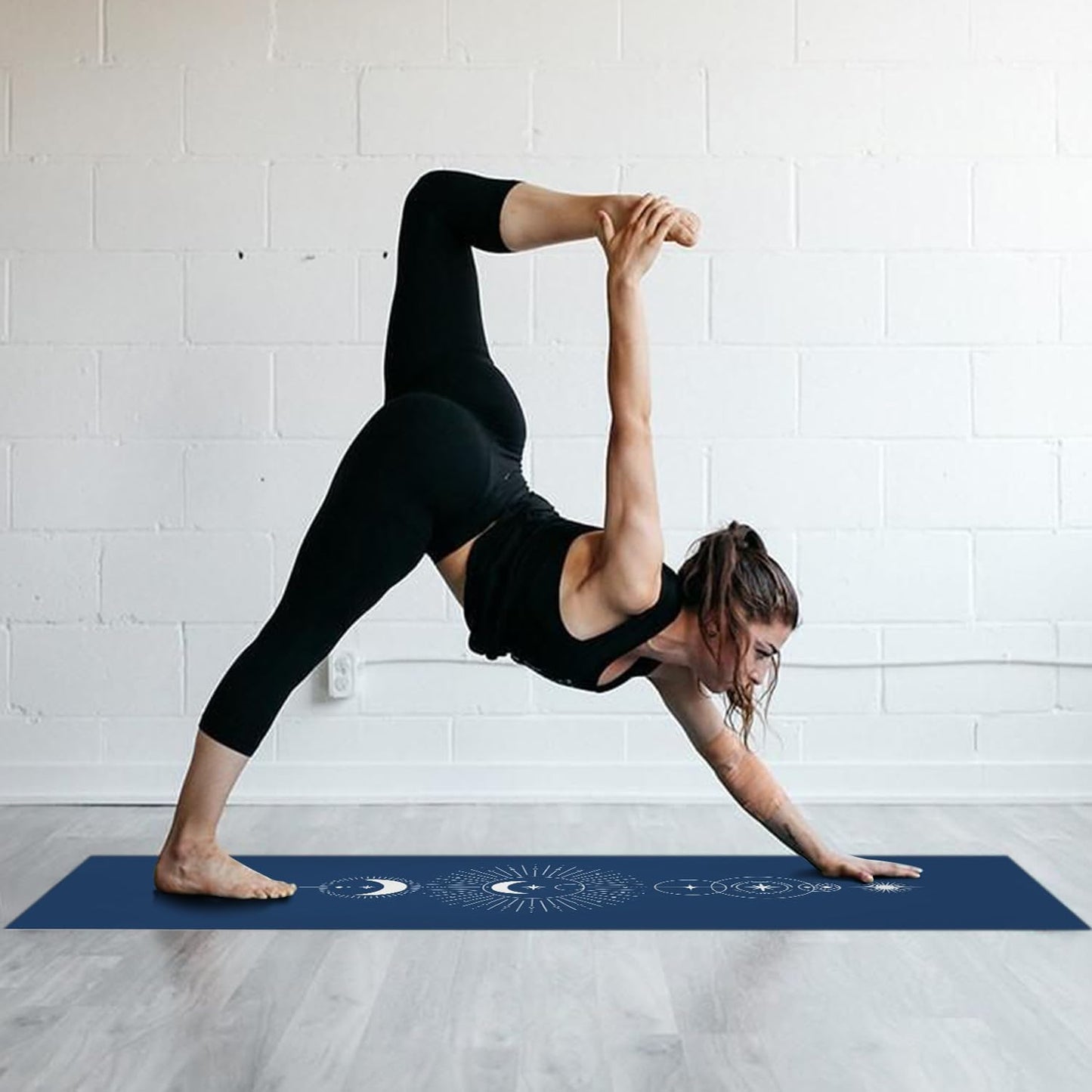 Hot Yoga Mat Towel with Corner Pockets Yoga Towels for Hot Yoga Non Slip with Travel Bag Sweat Absorbent Yoga Blankets Mat Cover for Workout Gym 70"x26" (Mountain-01, 70x26)