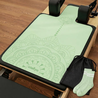 Pilates Reformer Mat Non Slip – Washable Reformer Mat Cover with Grip Socks & Mesh Bag, Sweat Absorbing Pilates Reformer Towel for Studio & Home Use