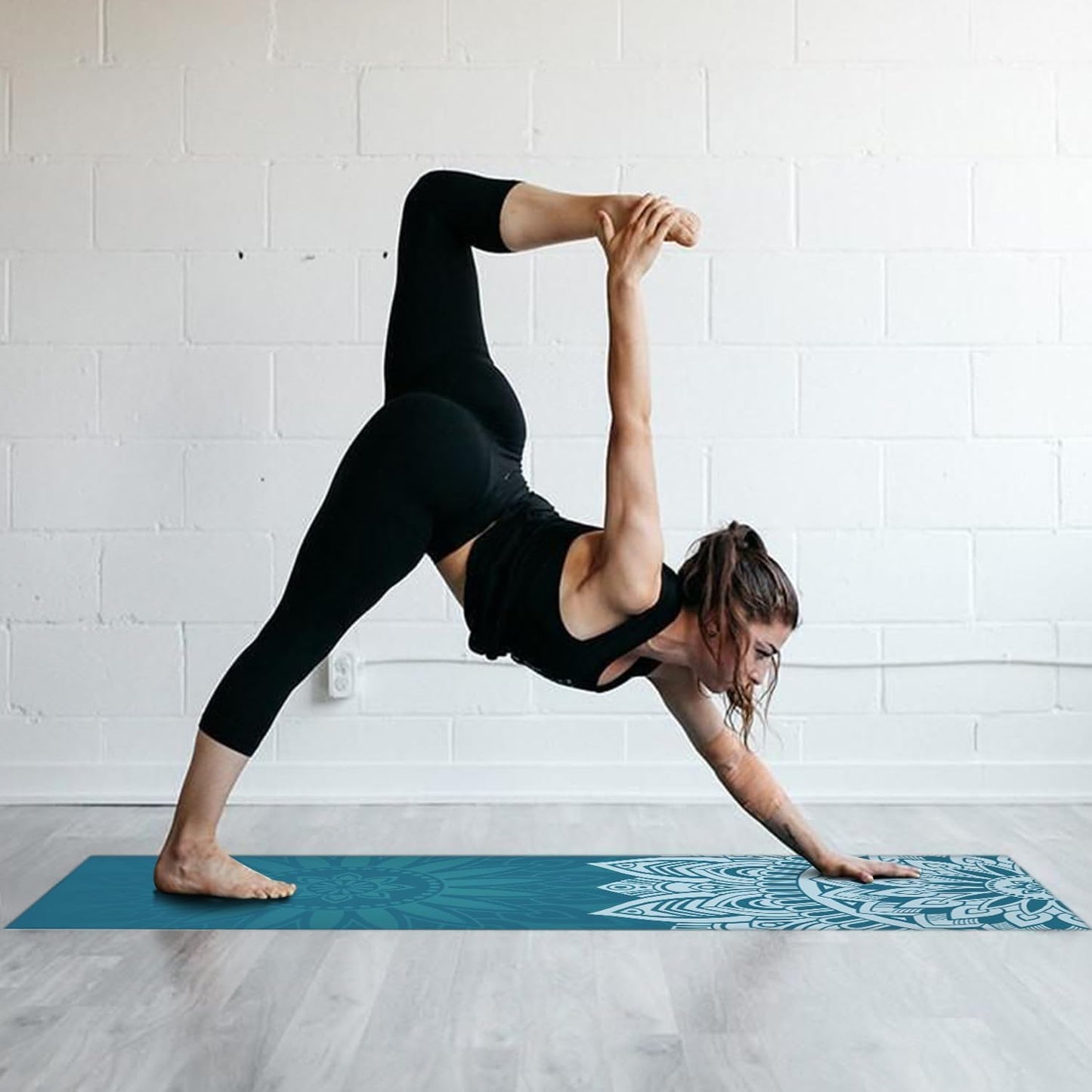 Hot Yoga Mat Towel with Corner Pockets Yoga Towels for Hot Yoga Non Slip with Travel Bag Sweat Absorbent Yoga Blankets Mat Cover for Workout Gym 70"x26" (Mountain-01, 70x26)