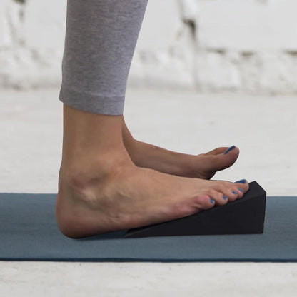 Yoga Block Wedge Yoga Foam Slant Board Calf Stretcher for Wrist and Lower Back Support, Knee Pad, Back Support, Black