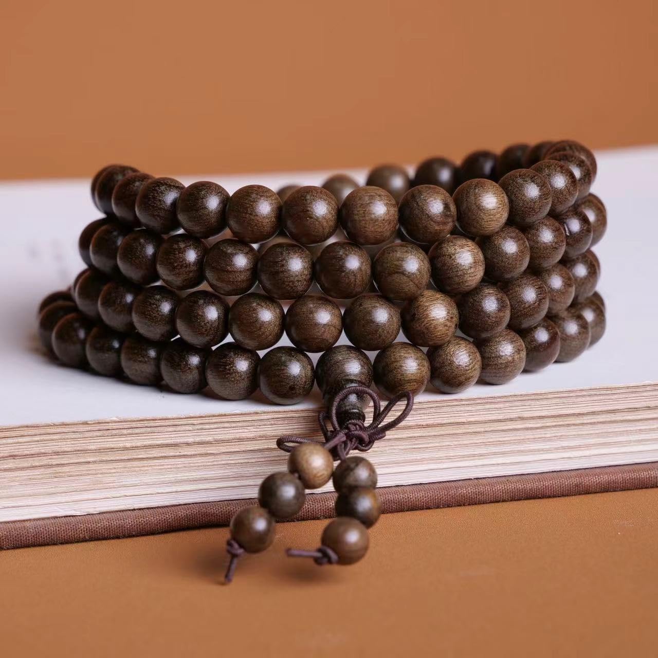 Handmade Mala Beads Bracelet 108 8mm Prayer Meditation Bracelet Sandalwood Elastic, Buddhist Beads, Prayer Mala Necklace for Men and Women Gifts
