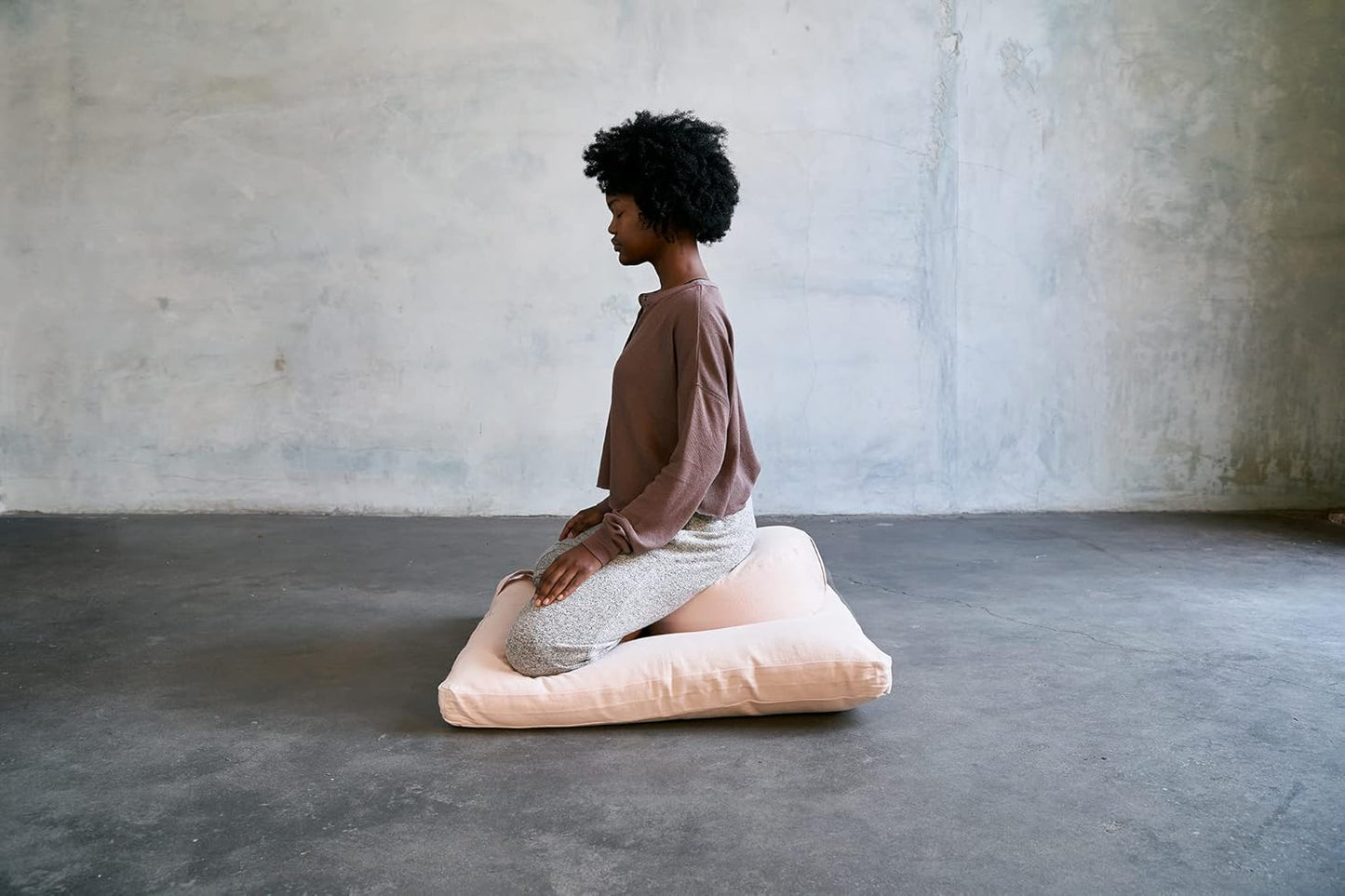 Organic Round Meditation Cushion by renoo - Durable Comfortable Cotton, Linen, Hemp - Modern Zafu - Buckwheat Floor Pillow Yoga Bolster in 15 Colors Removable Cover - 15 inches - Vanilla