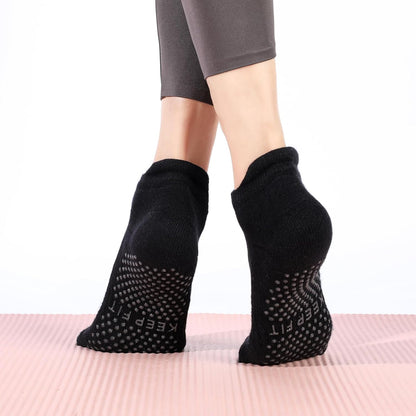 loudashuaiqi Grip Pilates Socks Non Slip Athletic Yoga Socks with Grips for Women Grippy socks for Hospital Workout Barre