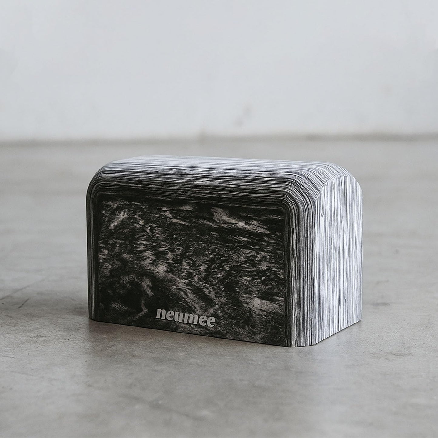 Yoga Block, 1 piece Lightweight, Arc Shape for Stable Grip, Ink Painting Design, Portable and Durable Yoga Brick for Enhanced Comfort and Support
