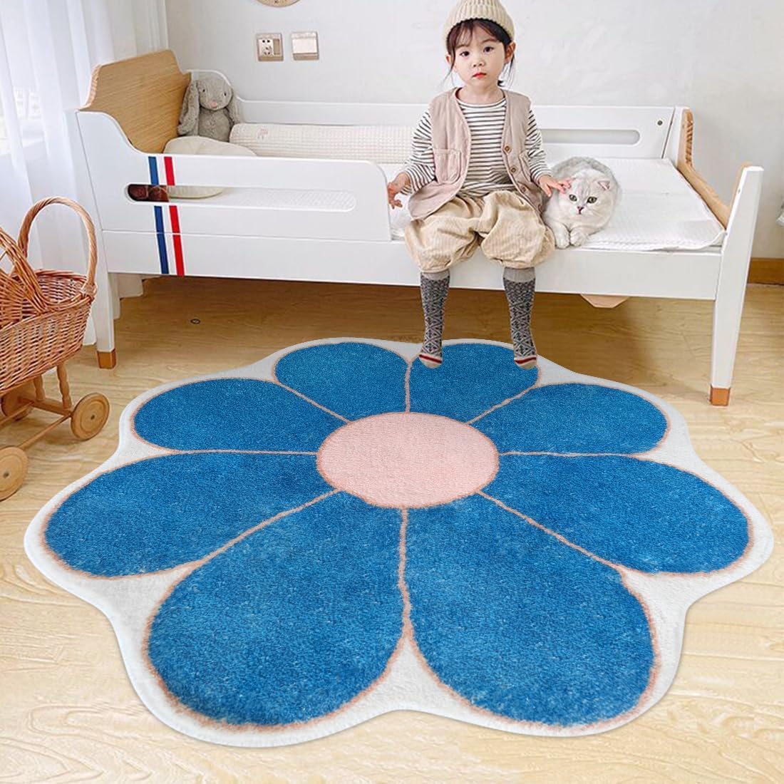 White Flower Shaped Rug, Cute Round Indoor Rug, 39.4" Diameter, High Pile Faux Wool, Non-Slip Backing