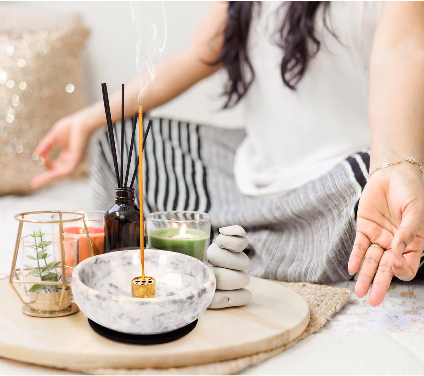 Vrupin Natural Marble Incense Burner, Handmade Incense Stick Incense Burner Reflux Burner, Ideal for use in Meditation, Incense Smokers and Decoration. (Black)