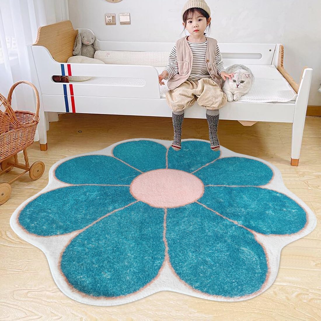 White Flower Shaped Rug, Cute Round Indoor Rug, 39.4" Diameter, High Pile Faux Wool, Non-Slip Backing