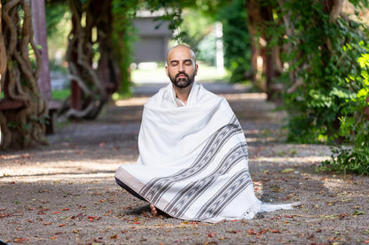 Meditation Shawl – Unisex Prayer Wrap, Large Scarf & Yoga Blanket – Soft, Lightweight & Multipurpose