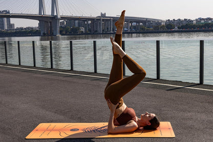 【 】 Yoga Mat * Beast Line -- Unique coating technique, Great wear resistance for a long service life, Vividly printed pattern, Natural rubber base, Strong bounce resilience, Absorb sweat instantly to stay dry, Clean and hygienic.