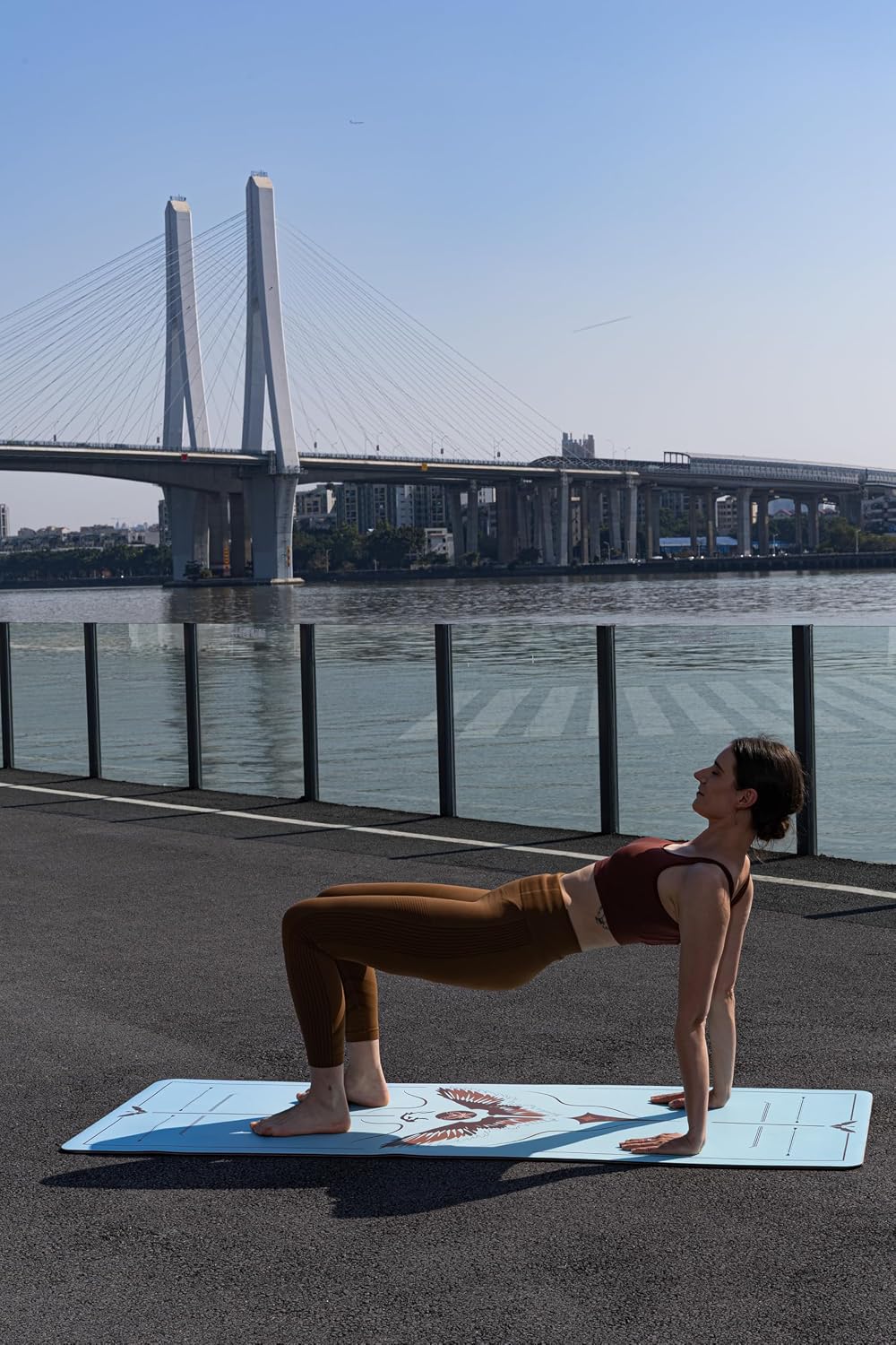 【 】 Yoga Mat * Beast Line -- Unique coating technique, Great wear resistance for a long service life, Vividly printed pattern, Natural rubber base, Strong bounce resilience, Absorb sweat instantly to stay dry, Clean and hygienic.