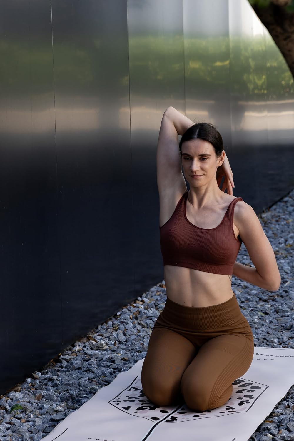 【 】 Yoga Mat * Beast Line -- Unique coating technique, Great wear resistance for a long service life, Vividly printed pattern, Natural rubber base, Strong bounce resilience, Absorb sweat instantly to stay dry, Clean and hygienic.