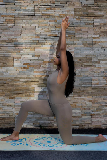 【 】 Yoga Mat * Beast Line -- Unique coating technique, Great wear resistance for a long service life, Vividly printed pattern, Natural rubber base, Strong bounce resilience, Absorb sweat instantly to stay dry, Clean and hygienic.