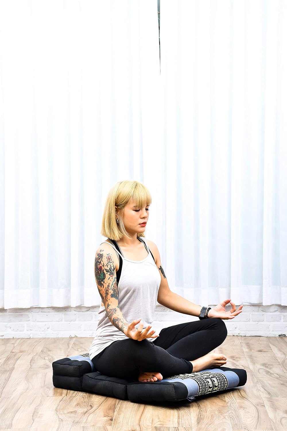 Leewadee Foldable Floor Mattress – 2 in 1 Floor Meditation Mat for Yoga and Relaxation, Seating Futon with Kapok