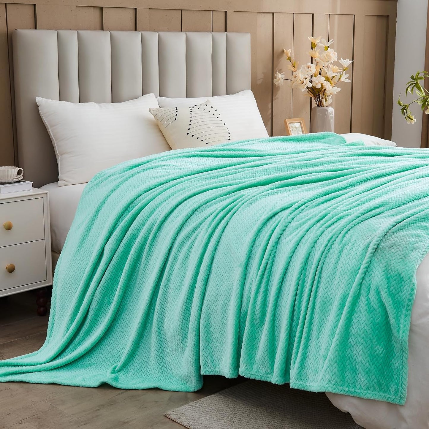 NEWCOSPLAY Super Soft Throw Blanket Light Purple Premium Silky Flannel Fleece Leaves Pattern Lightweight Bed Blanket All Season Use (Light Purple, Throw(50"x60")) - Colors A