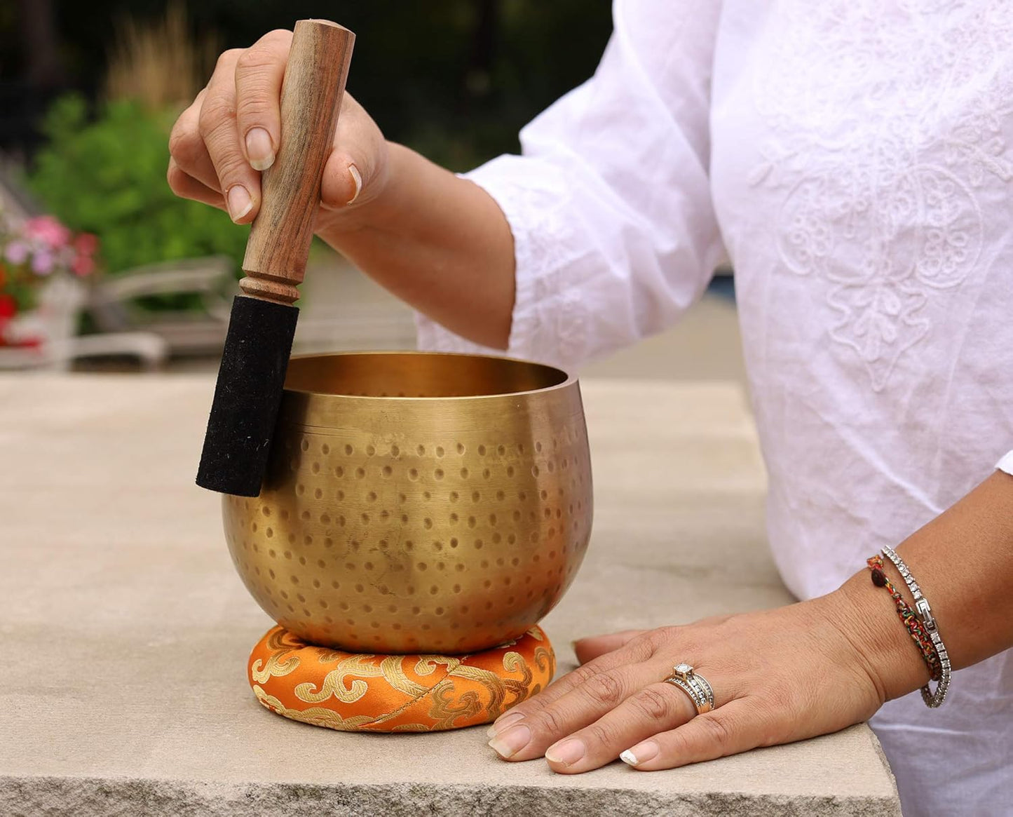 DharmaObjects Tibetan Ring Gong Meditation Singing Bowl Mallet Cushion Set (Jumbo)