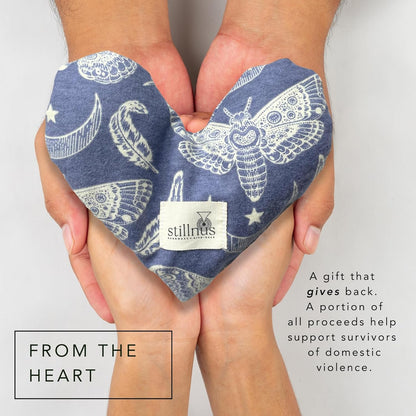 Stillnus Weighted Heart Eye Pillow with Organic Lavender & Flaxseed – Relaxation Gift for Women, Meditation Tool, Mindful Rest, Cooling Eye Mask, Wellness Self-Care Kit