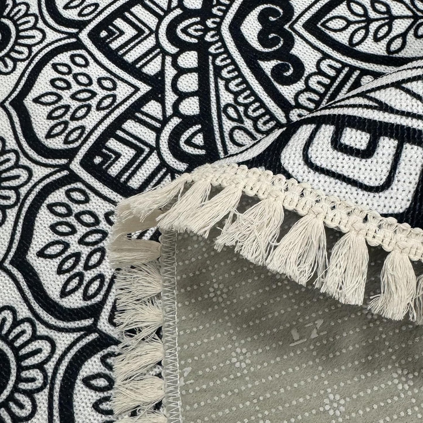 Boho Rug 5Ft Round Bedroom Carpet Circle Nonslip Farmhouse Area Rug Rustic Mandala Floor Mat for Living Room Locker Room Tassel Yoga Throw Rugs Washable Doormat, Purple