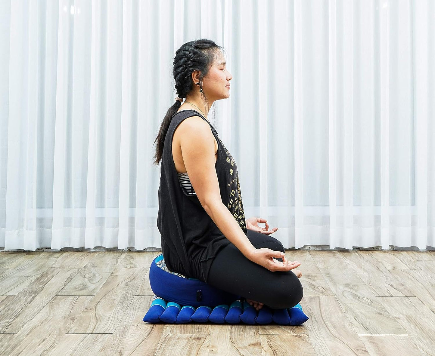 Leewadee Meditation Cushion Set – 1 Small Zafu Yoga Pillow and 1 Small Roll-Up Zabuton Mat Filled with Kapok