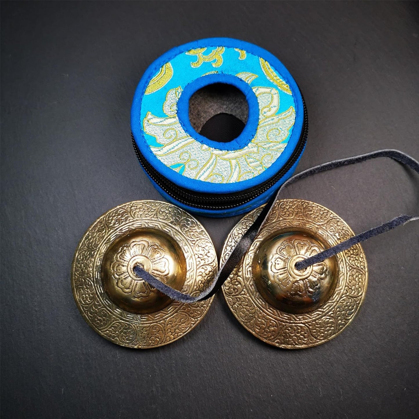 Tibetan Tingsha Bell Set - Tibetan Cymbals - for Sound Healing, Yoga, Meditation, and Mindfulness,Handmade in Nepal,Made of Bronze,Plain Pattern,Black Color，7.7cm/3.0 inch