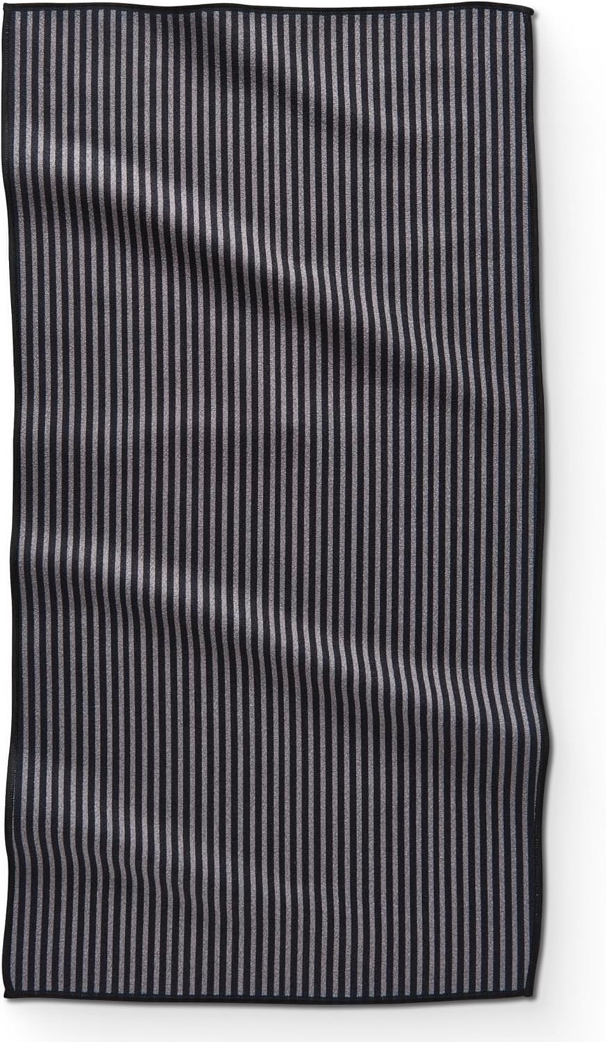GEOMETRY Gym Towel for Working Out - Compact & Quick Dry, Super Absorbent Microfiber Sweat Towel - Premium Microfiber for Gym - Zig, 16" x 30", 1 Piece