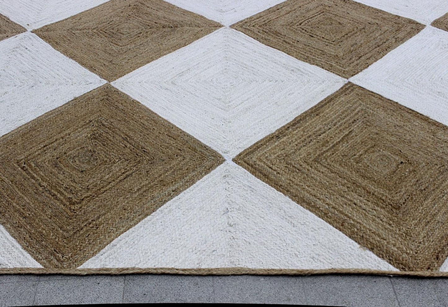 Scalloped Edge Kilim Rug 3' Square Rug Beige & Multicolor Cape Cod Design Carpet Thick 0.27 inches Hand Braided Jute Flatweave Indoor Outdoor Use Rugs for Bedroom, Kitche, Yoga Mat