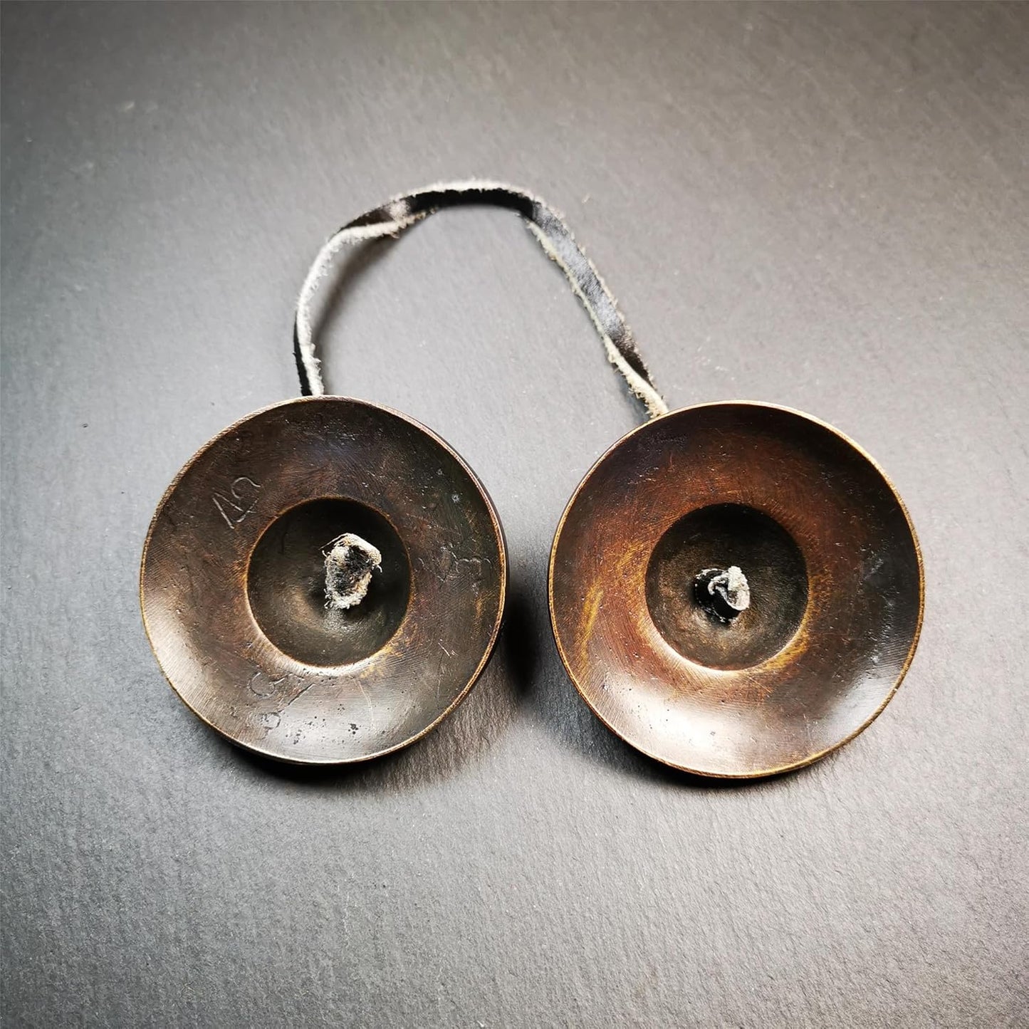 Tibetan Tingsha Bell Set - Tibetan Cymbals - for Sound Healing, Yoga, Meditation, and Mindfulness,Handmade in Nepal,Made of Bronze,Plain Pattern,Black Color，7.7cm/3.0 inch