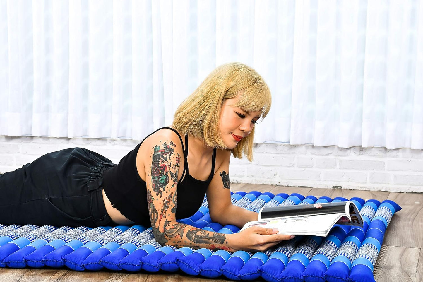 Leewadee - Kapok Roll Mat – Handcrafted Folding Sleep & Relaxation Mattress from Thailand, Ideal as Guest Bed, Camping Mat, Yoga Mat or Traditional Futon, 75 x 39 inches, Anthracite