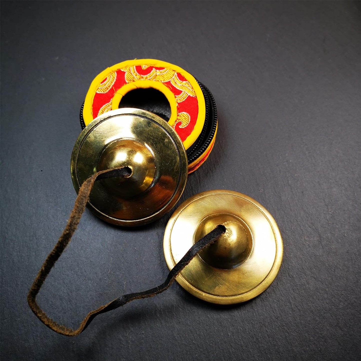 Tibetan Tingsha Bell Set - Tibetan Cymbals - for Sound Healing, Yoga, Meditation, and Mindfulness,Handmade in Nepal,Made of Bronze,Plain Pattern,Black Color，7.7cm/3.0 inch