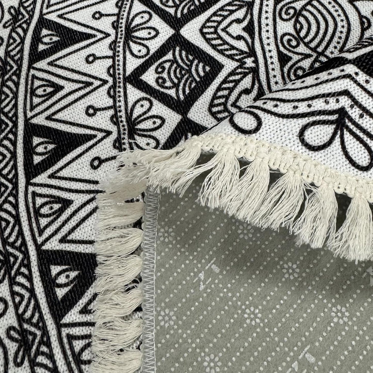 Boho Rug 5Ft Round Bedroom Carpet Circle Nonslip Farmhouse Area Rug Rustic Mandala Floor Mat for Living Room Locker Room Tassel Yoga Throw Rugs Washable Doormat, Purple