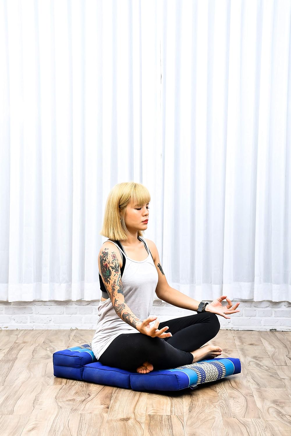 Leewadee Foldable Floor Mattress – 2 in 1 Floor Meditation Mat for Yoga and Relaxation, Seating Futon with Kapok