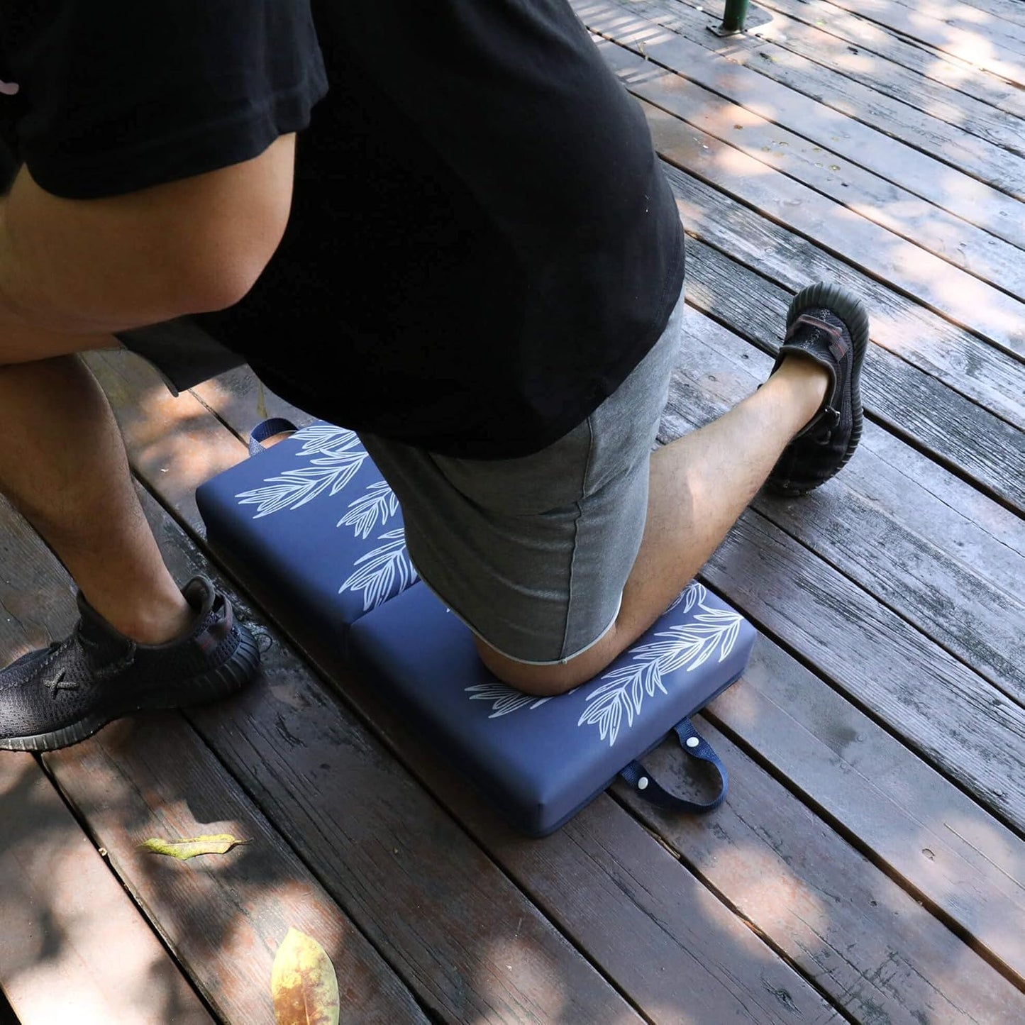 Knee Pads for Men Women Garden Kneeling Pads Extra Thick Knee Pads Memory Foam Kneeling Pad for Bathing Yoga Knee Cushion Foam Kneeling Pad Garden Pads for Kneeling Knee Cushions for Kneeling