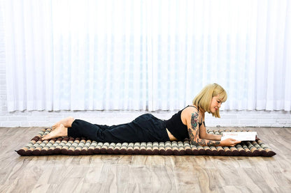 Leewadee - Kapok Roll Mat – Handcrafted Folding Sleep & Relaxation Mattress from Thailand, Ideal as Guest Bed, Camping Mat, Yoga Mat or Traditional Futon, 75 x 39 inches, Anthracite
