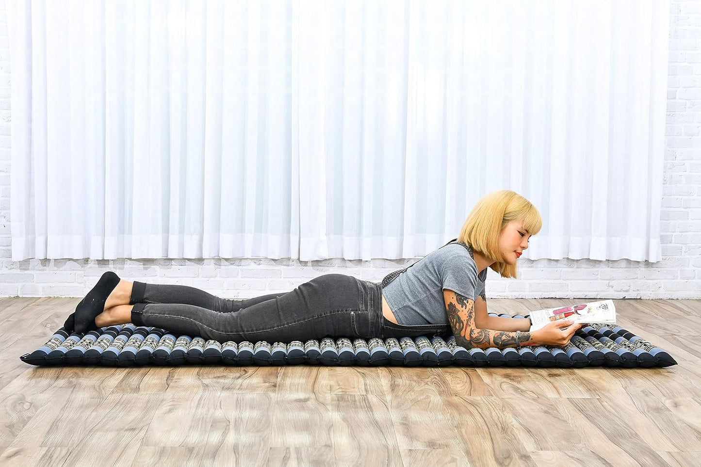 Leewadee - Kapok Roll Mat – Handcrafted Folding Sleep & Relaxation Mattress from Thailand, Ideal as Guest Bed, Camping Mat, Yoga Mat or Traditional Futon, 75 x 39 inches, Anthracite